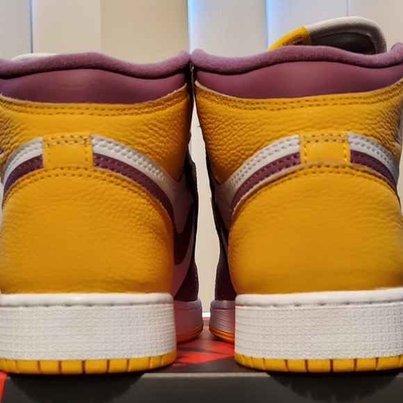 Air Jordan 1 High OG “Brotherhood” Size: 5Y = 6.5 WMNS - Picture 8 of 14